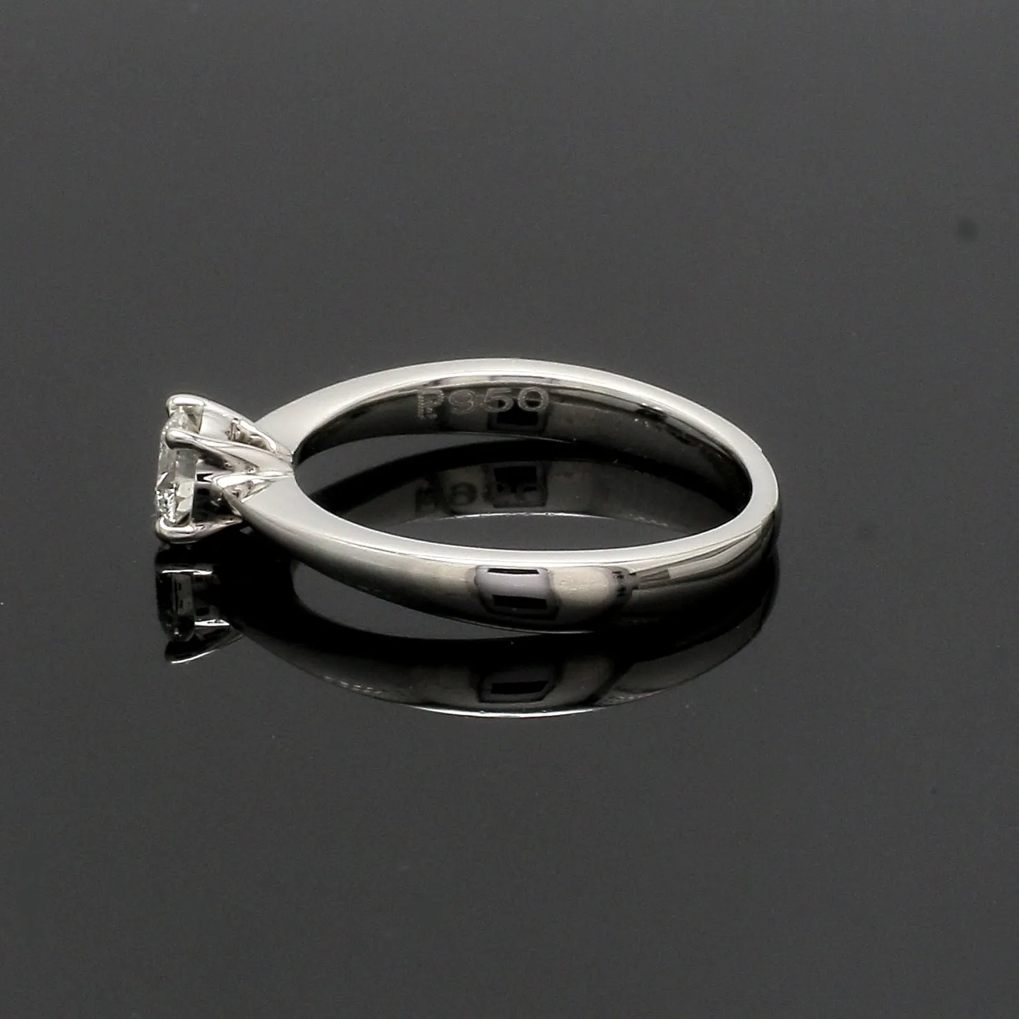 0.30 cts Solitaire Platinum Ring JL PT RS RD 117