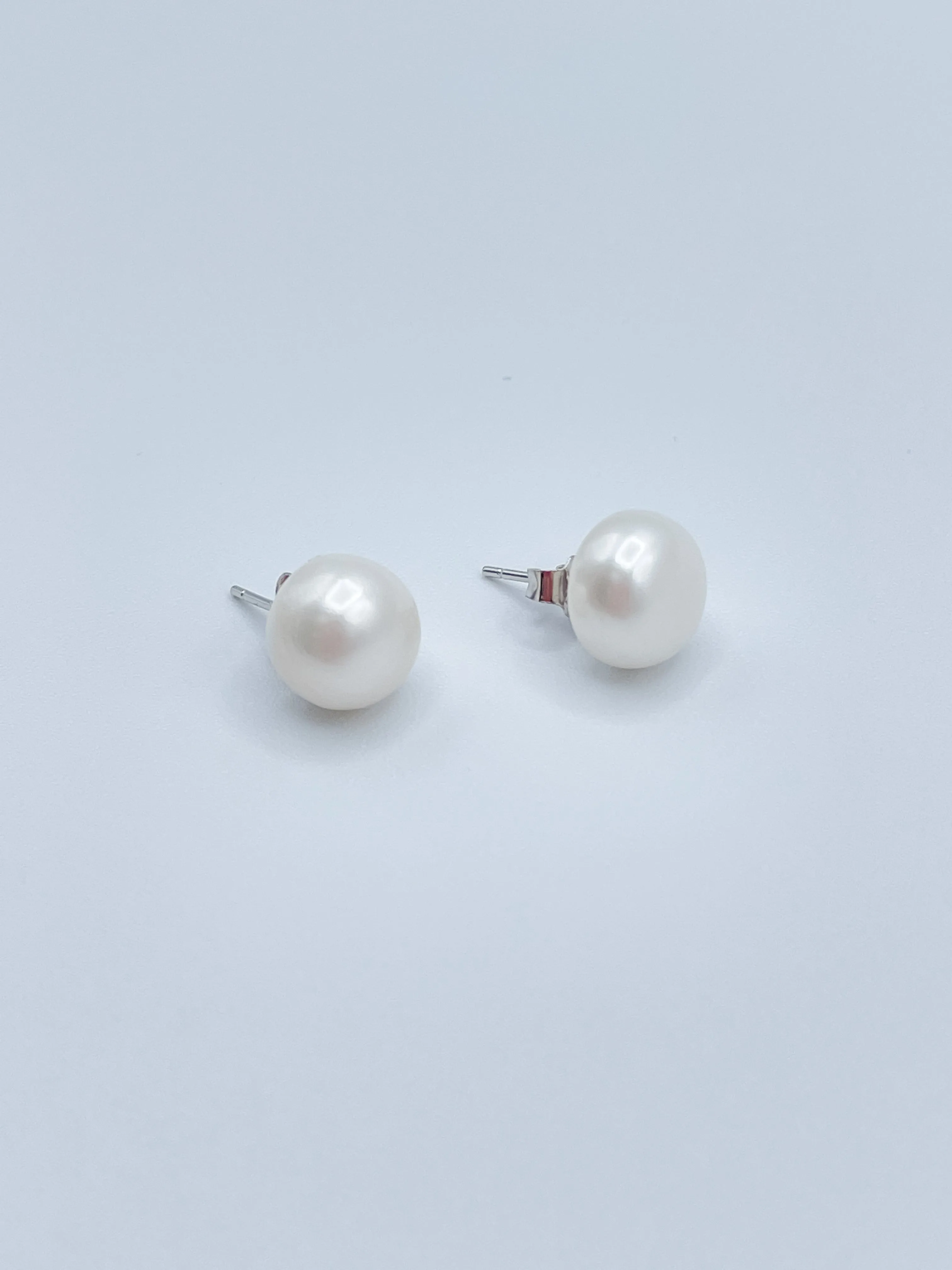 10mm Pearl Studs