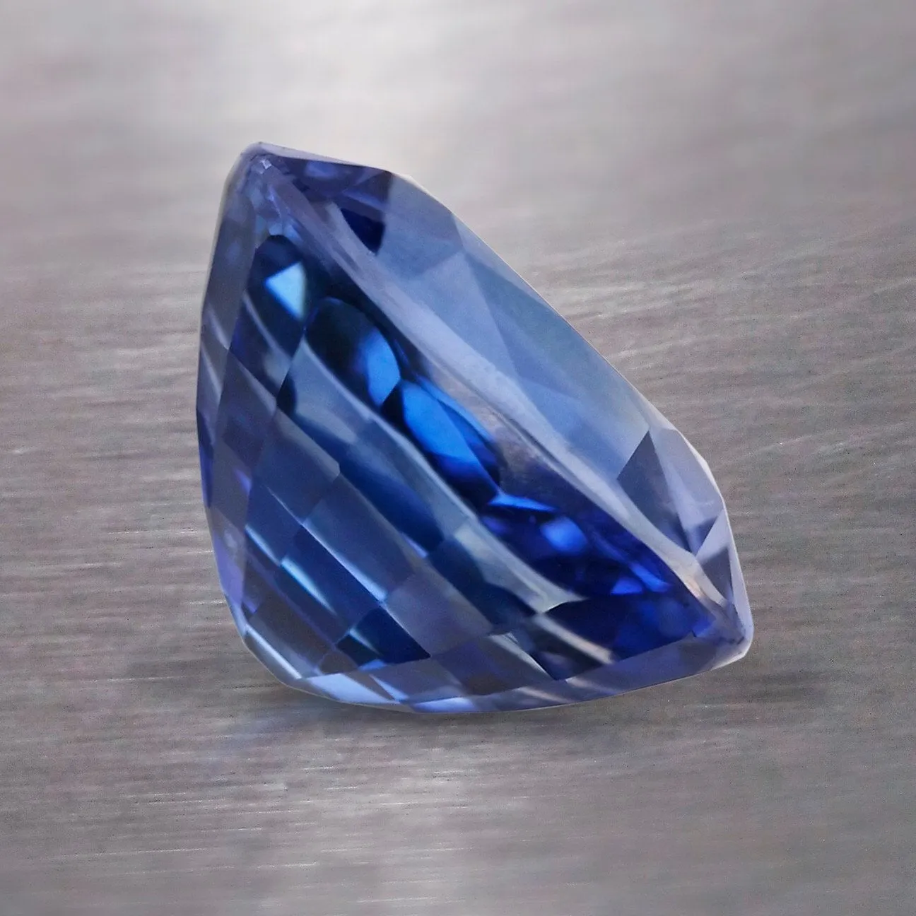 Genuine Blue Sapphire -   8.06X5.96X5.13mm Oval Shaped Gemstone 2.15 carats GIA grading report Pristine Custom Rings