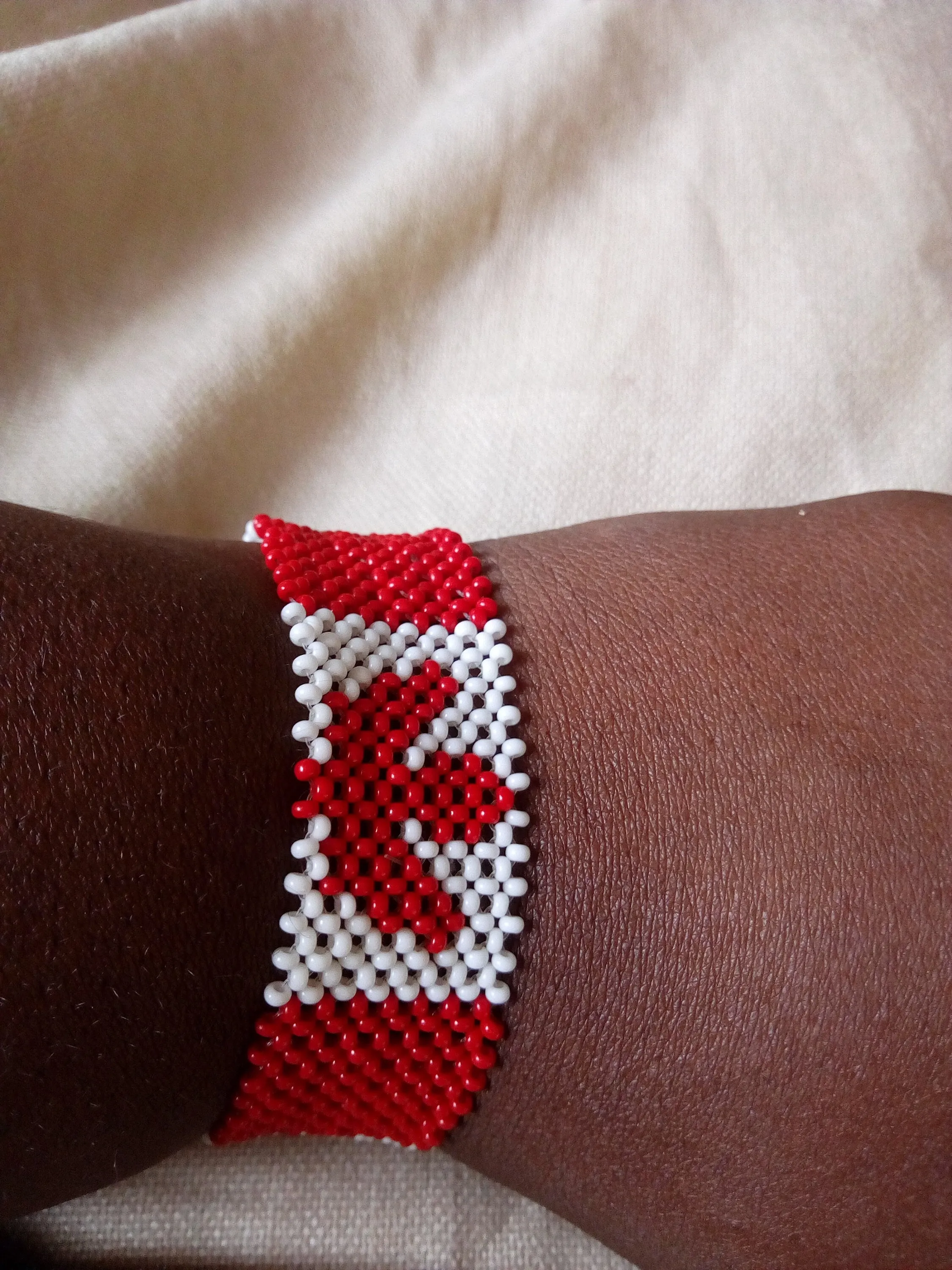 Handmade maasai Masai masaai Canada flag beaded bracelet with free shipping world wide