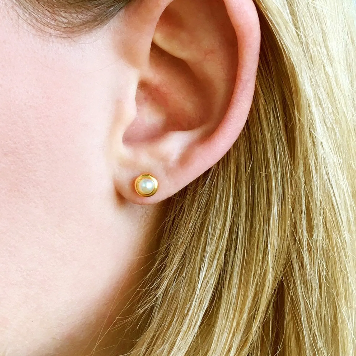 Mini Bezel Pearl Stud