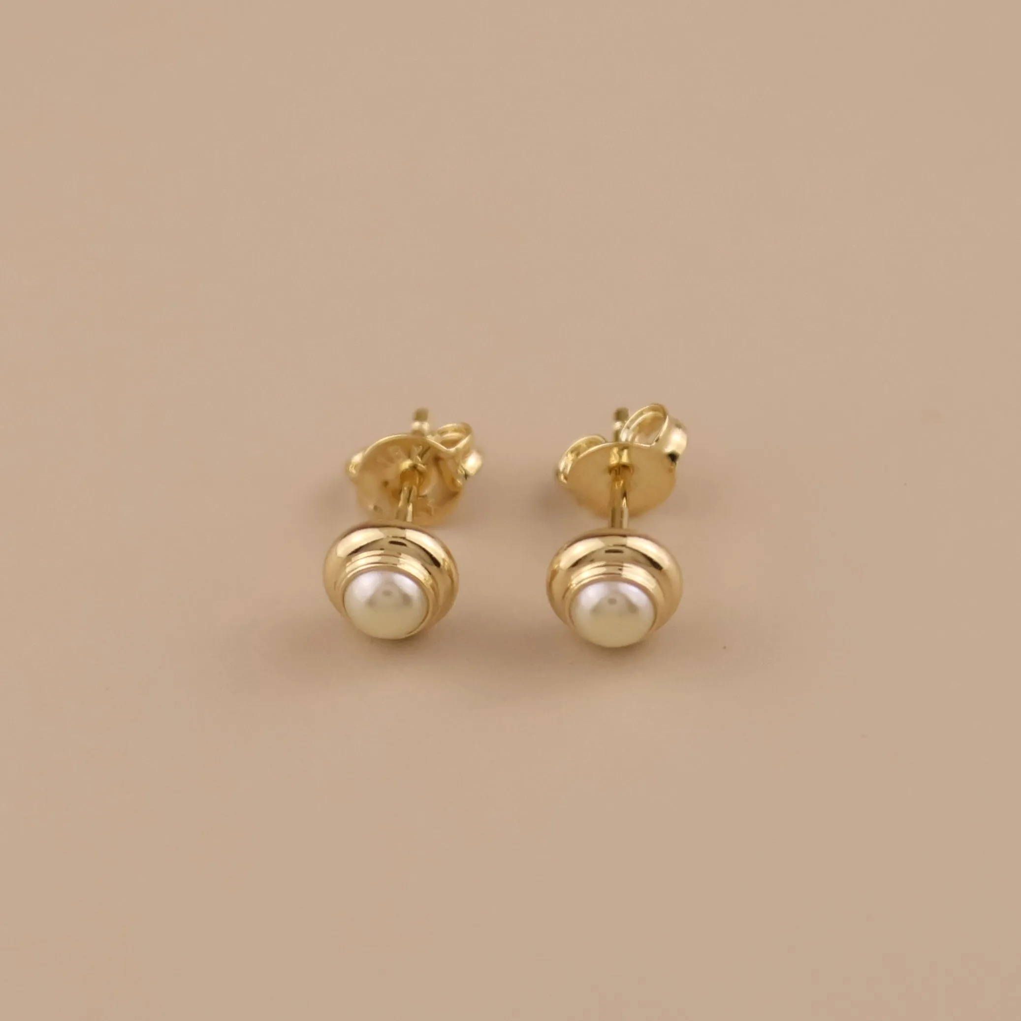 Mini Bezel Pearl Stud