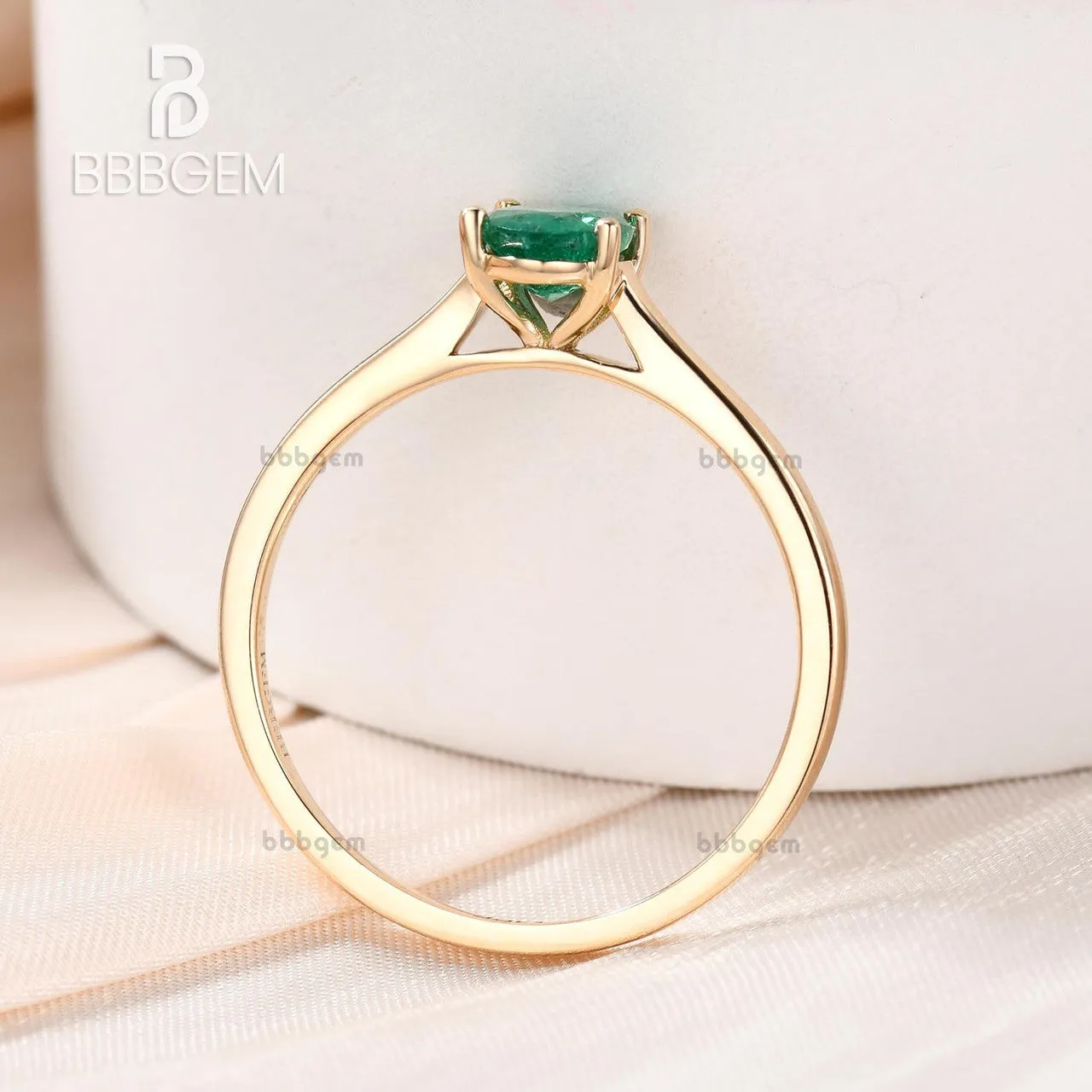 Solitaire Natural Oval Cut Emerald Engagement Ring