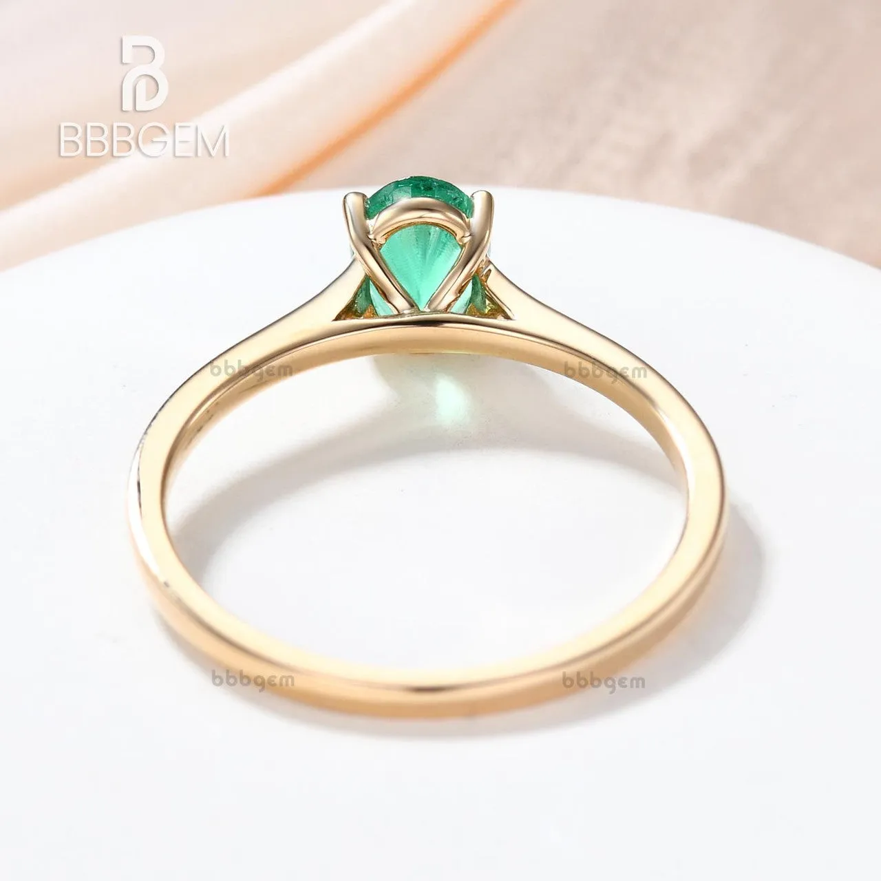 Solitaire Natural Oval Cut Emerald Engagement Ring