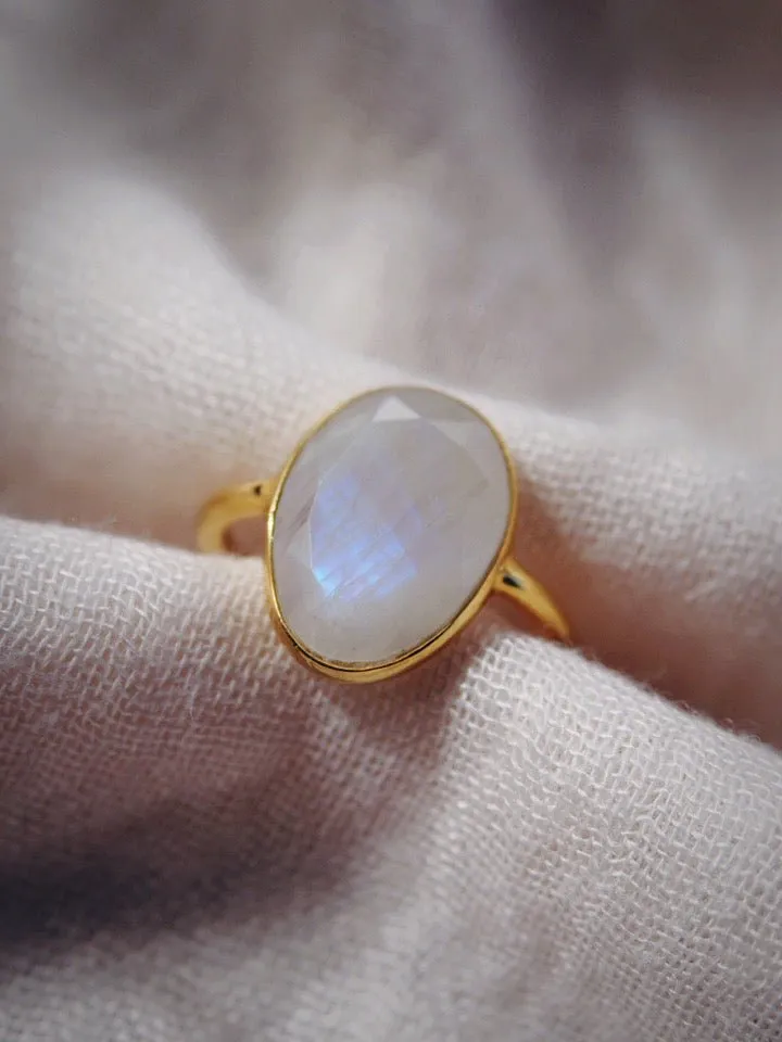 Statement Rainbow Moonstone Ring - Kekoa