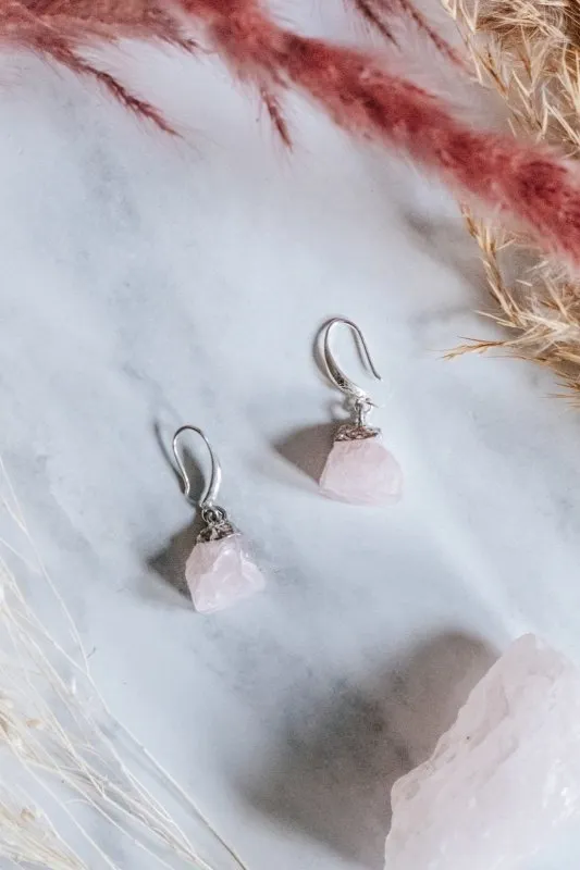 Xander Kostroma - 925 Sterling Silver Raw Cut Rose Quartz Rock Earrings - Ideal for Women - Enhances Love and Healing - Handcrafted Unique Jewelry - 4cm Drop - Perfect Gift for Peace and Style
