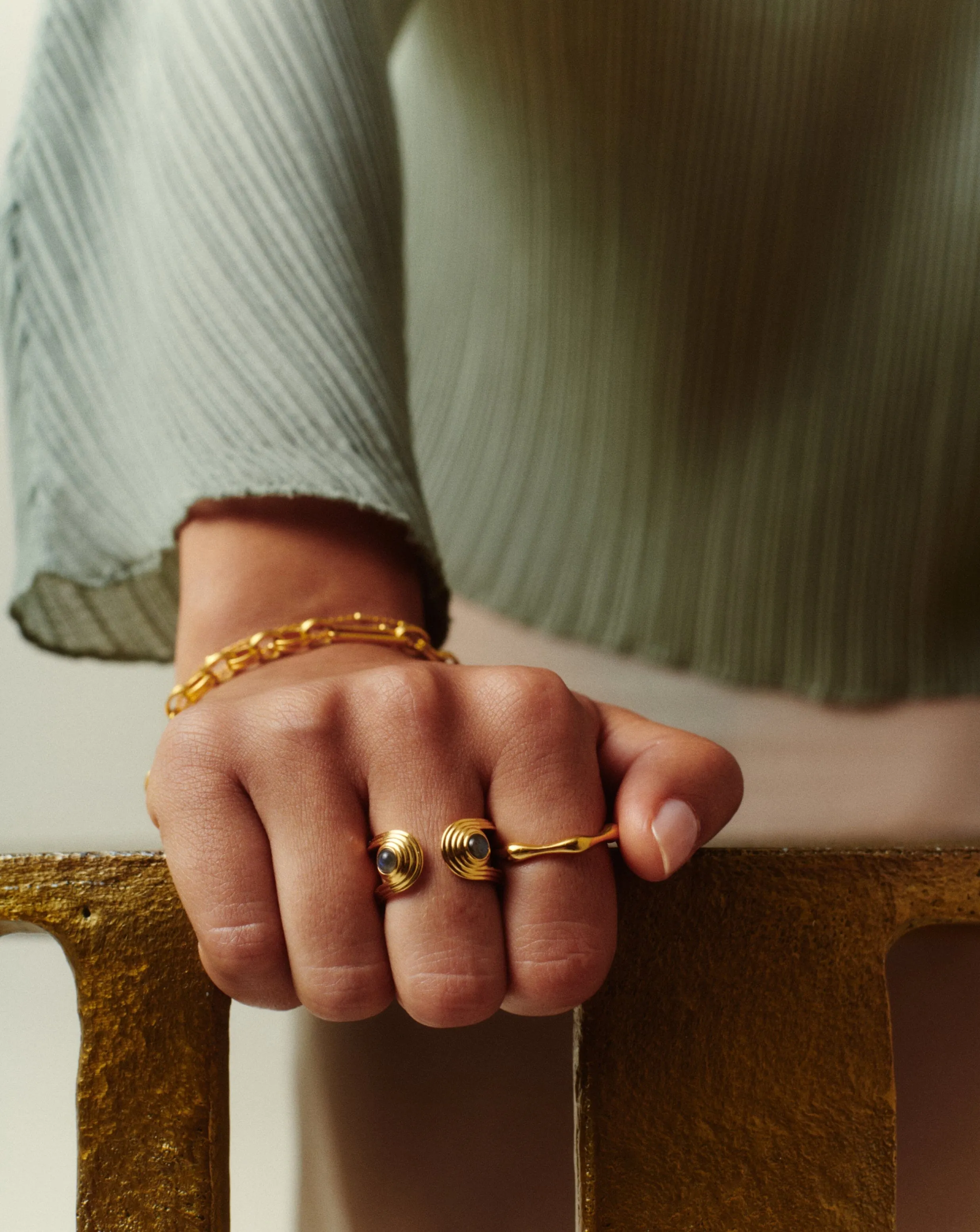 Zenyu Link Gemstone Open Ring | 18k Gold Vermeil/Labradorite